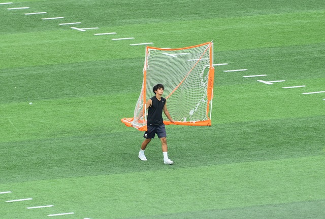 他以对篮球